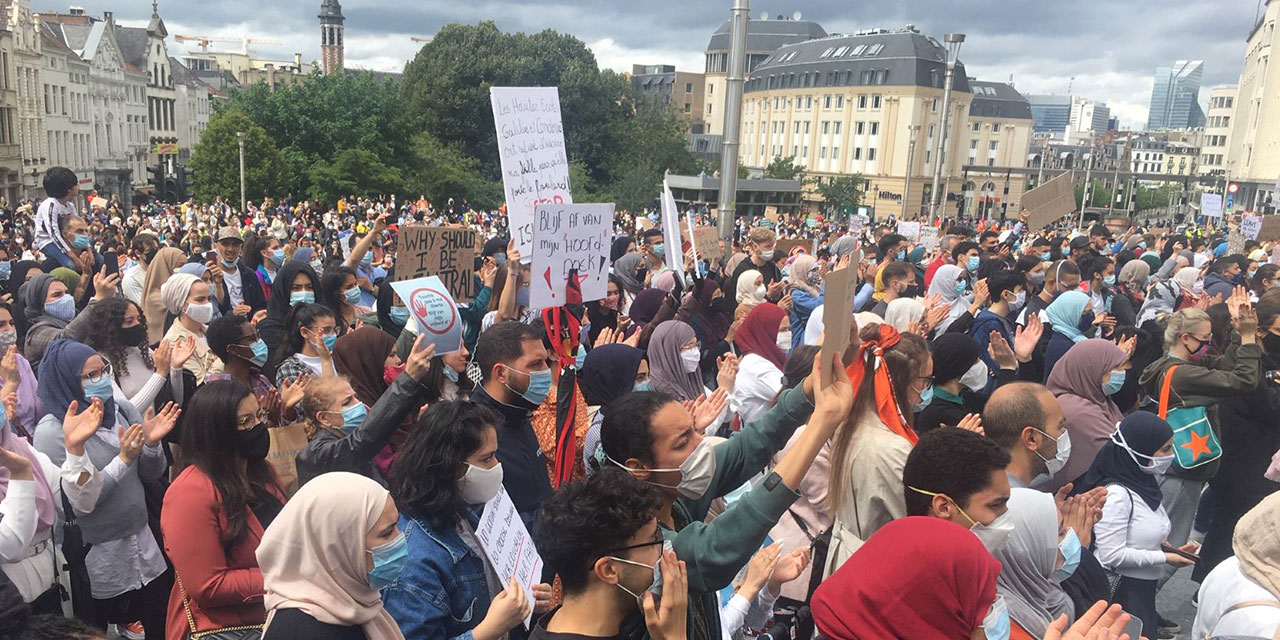Belçika'da öğrenciler başörtüsü yasağına karşı mahkemeye başvurdu