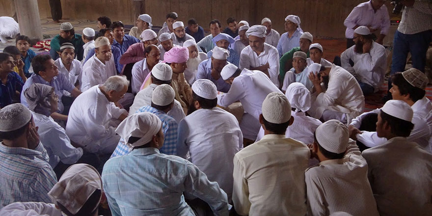 Hindistan'da cuma namazları iki aydır engellenmeye çalışılıyor
