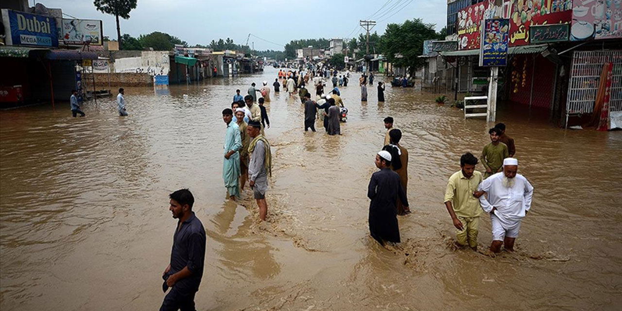 Pakistan'da muson yağmurları sebebiyle ölenlerin sayısı 1208 oldu