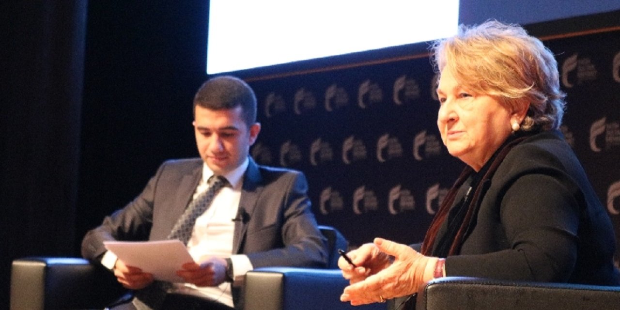 Kezban Hatemi: Türkiye'deki çıplak giyim batılı ülkelerde bile yok