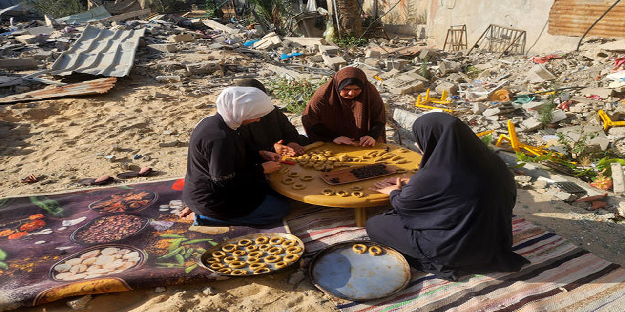 Gazzeli şefkat kahramanı kadınlar, her şeye rağmen bayram kurabiyelerini yaptı
