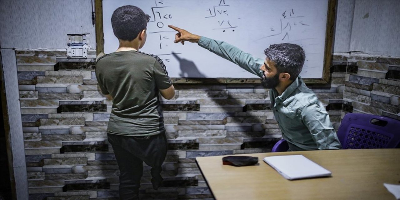 İdlib'de engelli çocuklar gönüllü öğretmenlerin desteğiyle geleceğe adım atıyor