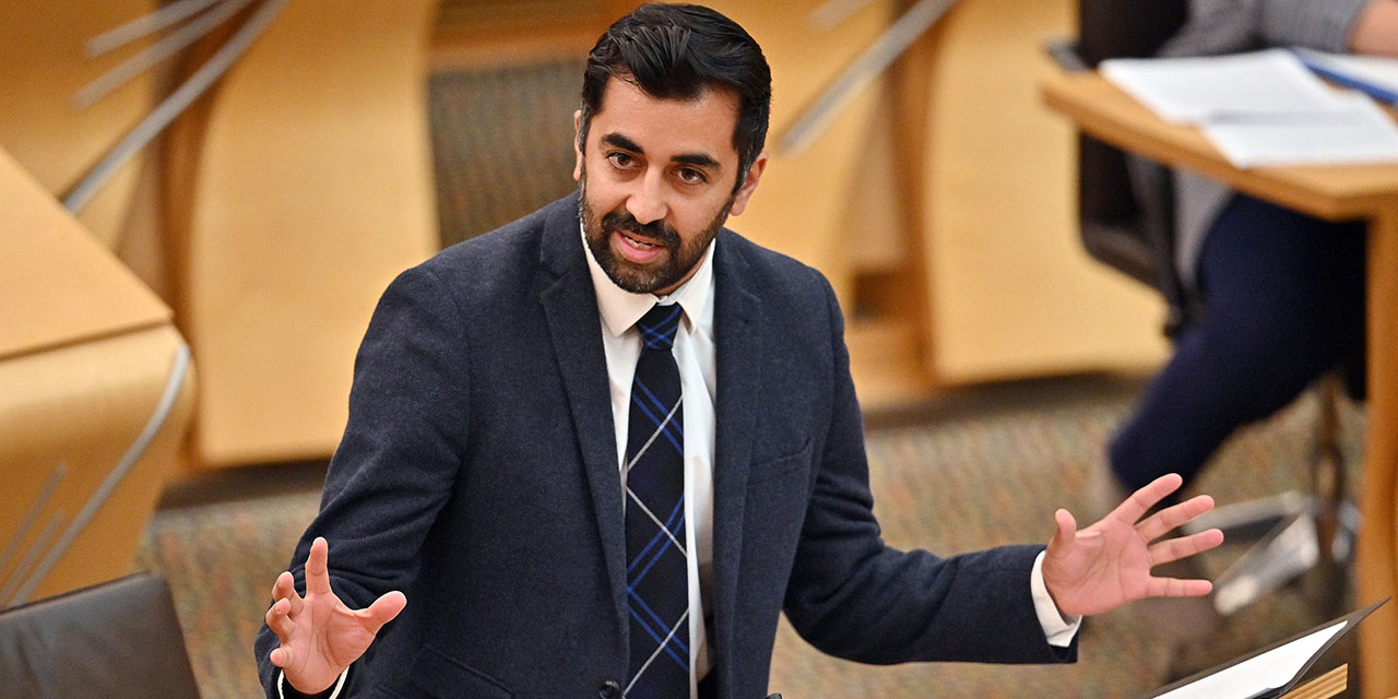 İskoçya'da ilk kez bir Müslüman, Bölgesel Yönetimin Başbakanı seçildi