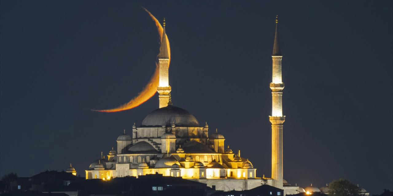 İstanbul'da hilal güzelliği