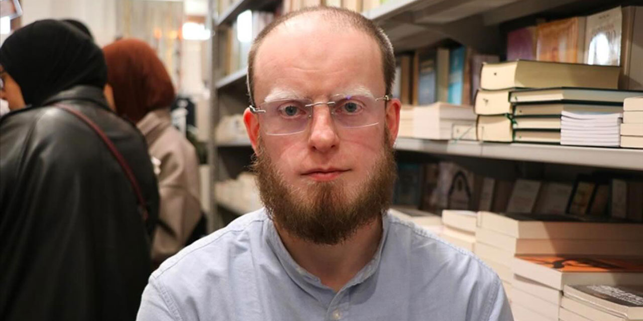 İncil'deki bir kelimeden yola çıkarak Hz. Muhammed'i (asm) araştırdı Müslüman oldu