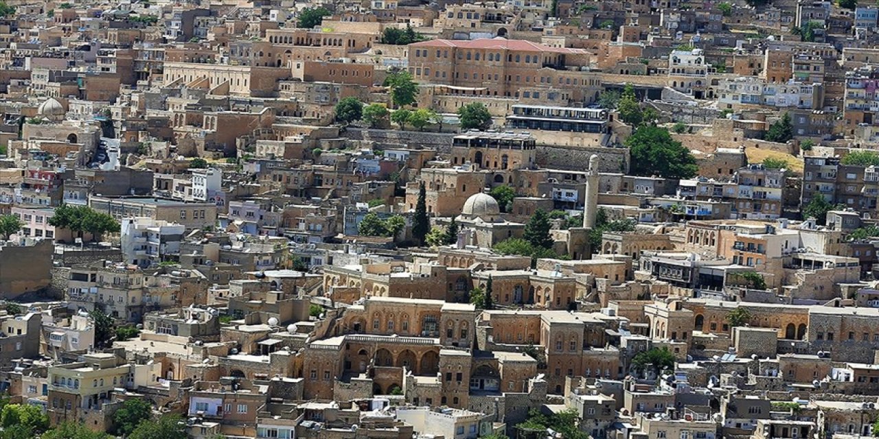 Kültür turizminin gözde kentlerinden Diyarbakır ve Mardin'de bayram tatili yoğunluğu
