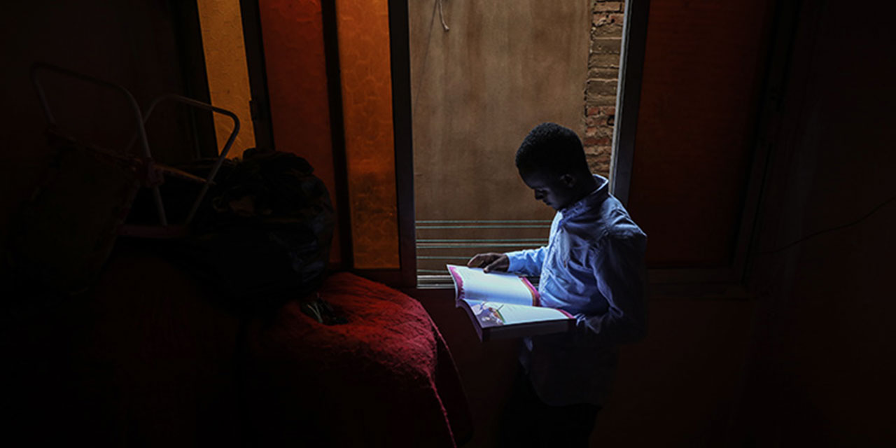 Ezher Üniversitesi'nde ilim talep etmek için bisikletiyle 5 bin kilometre yol katetti