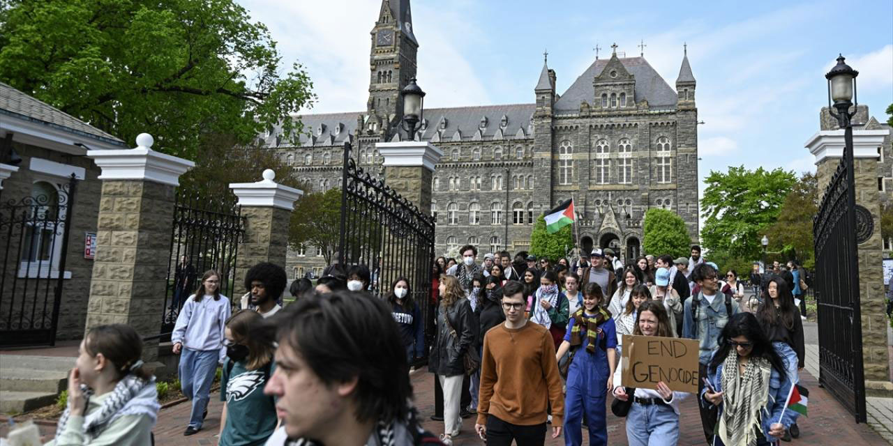 'Gazze'ye destek israile lanet' gösterilerine George Washington ve Georgetown üniversiteleri de katıldı