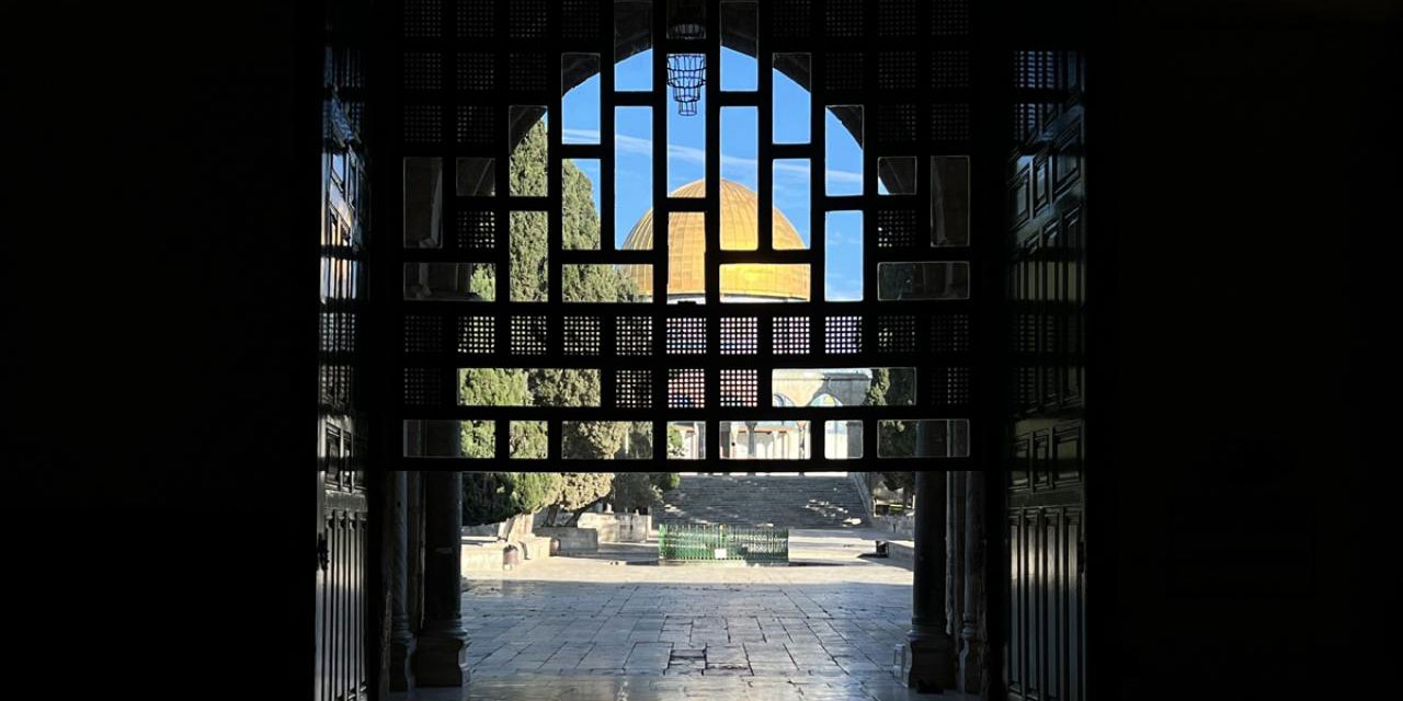 Terör devleti israil yüzünden Mescid-i Aksa'da cuma namazı 9 haftadır kısıtlı