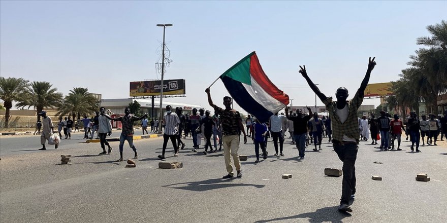 Sudan'da 'askeri darbe' karşıtı gösteriler sürüyor