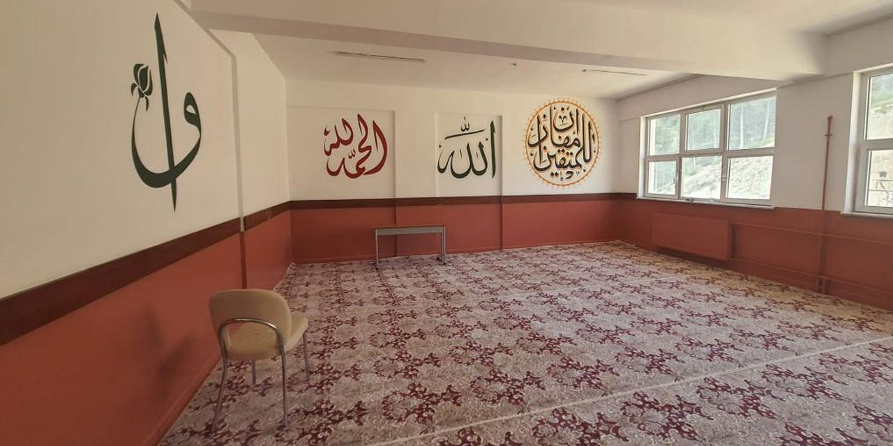 İl Milli Eğitim Müdürlüğü'nden okullara 'öğrencilere cuma namazını kolaylaştırın' talimatı