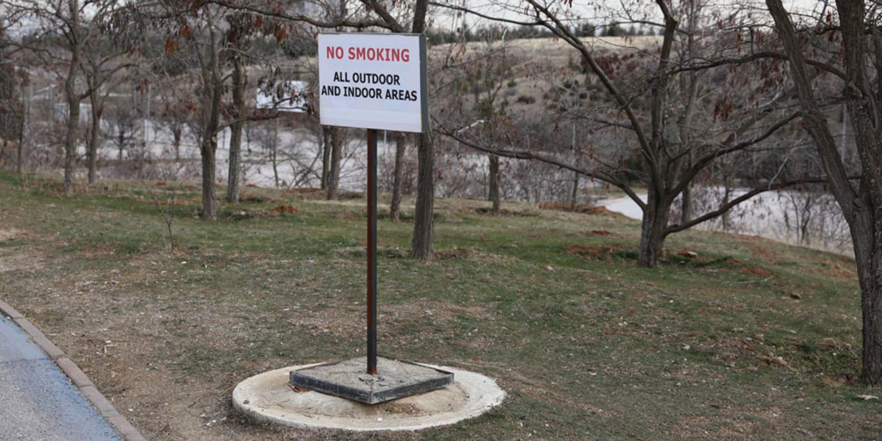 Üniversite kampüslerindeki açık alanlarda 'dumansız hava sahası' yaygınlaşıyor