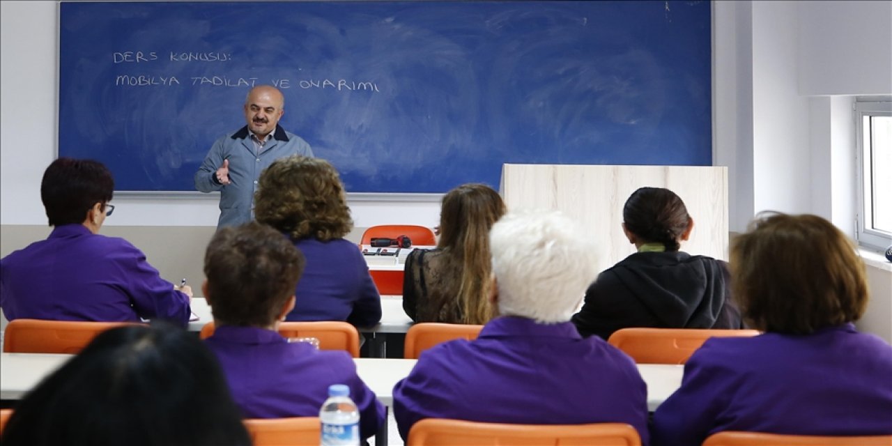 Tazelenme üniversiteleri 65 yaş ve üzeri için eğitim veriyor