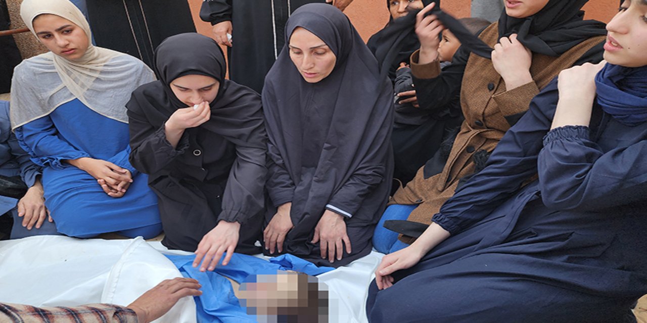 Annesine 700 iğne vurulup tüp bebekle dünyaya gelen 18 aylık Gazzeli bebek de öldürüldü!