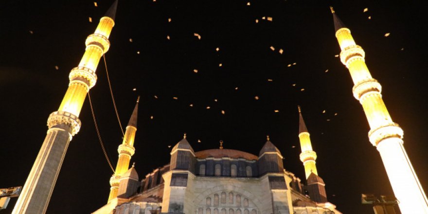 Kim Ramazan'dan sonraki Şevvâl ayında altı gün oruç tutarsa