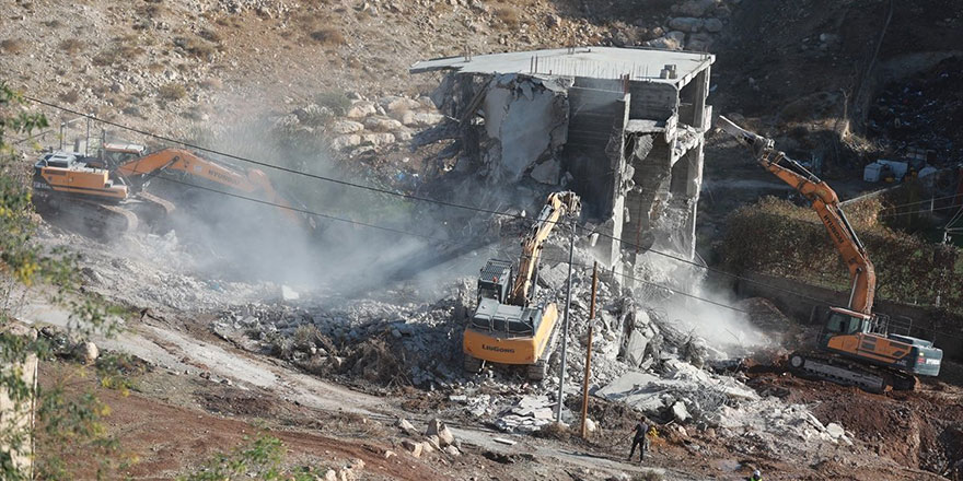 İşgalci İsrail güçleri Kudüs'te Filistinlilere ait bir binayı daha yıktı