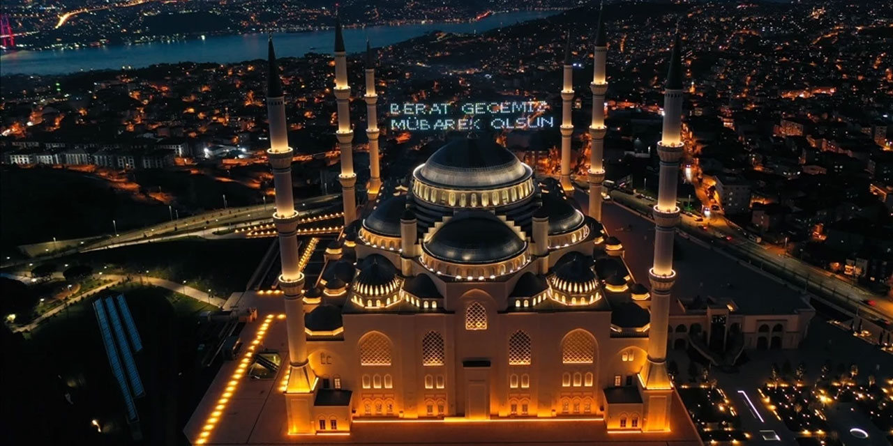 Berat Kandili: İsteği olan yok mu, istediğini vereyim