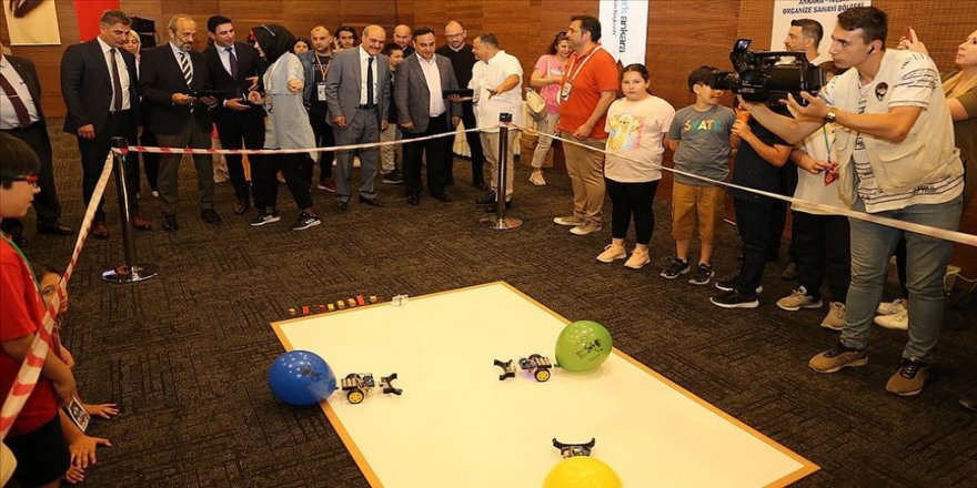 Robot Yarışları ve Bilim Şenliği, Teknopark Ankara'da başladı