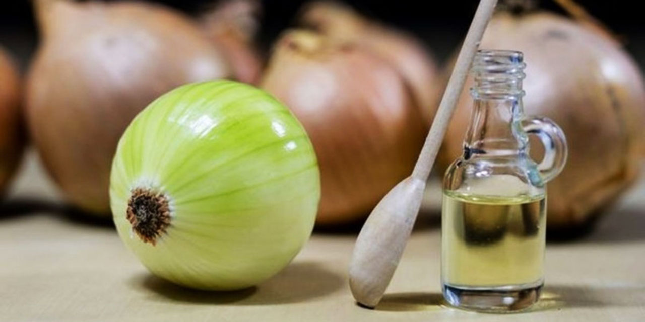 Kulağa giren iki damla soğan suyu ve sonuç