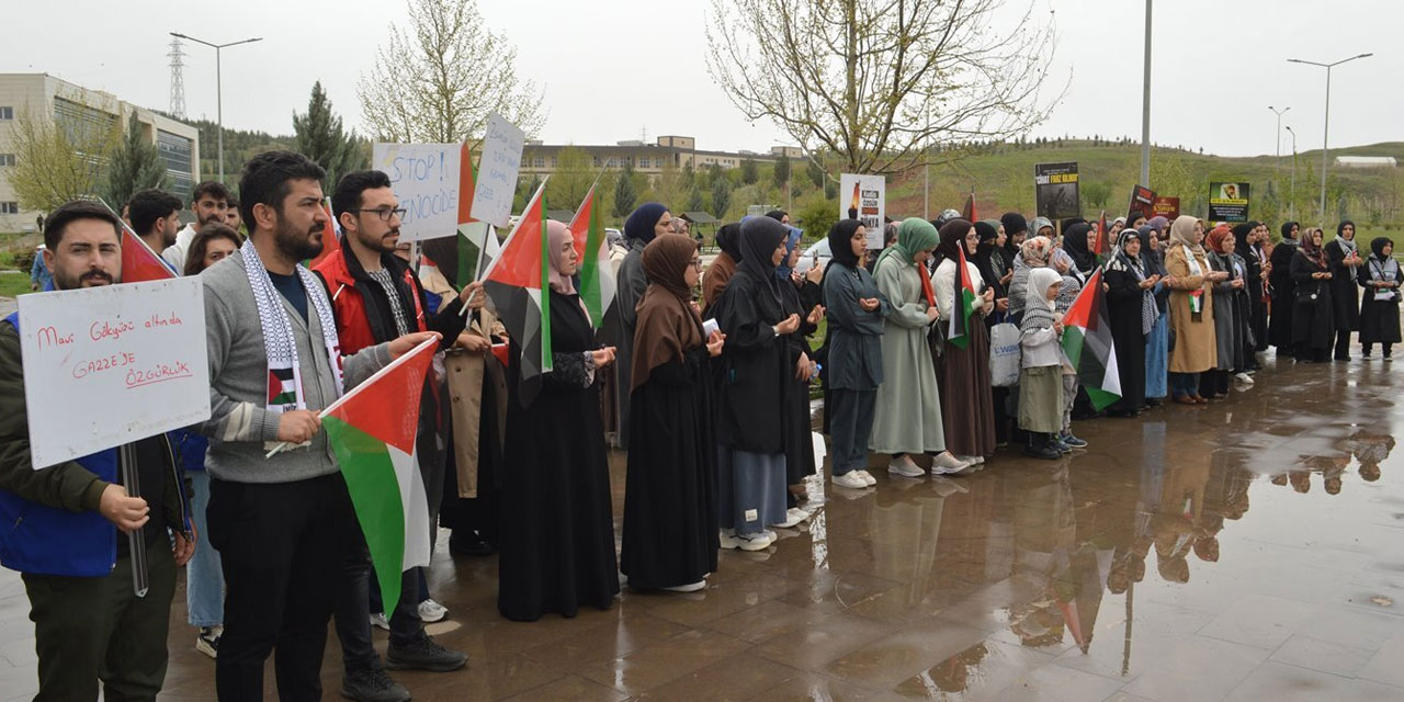 Siirt’te üniversite öğrencilerinden 'Gazze İçin Dua Vakti' etkinliği