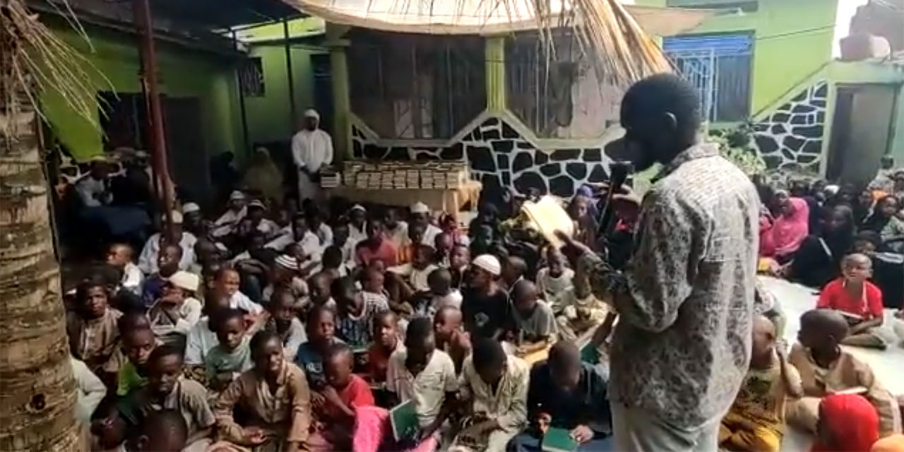 Burundi dilinde 'Birinci Söz Bismillah her hayrın başıdır' dersi