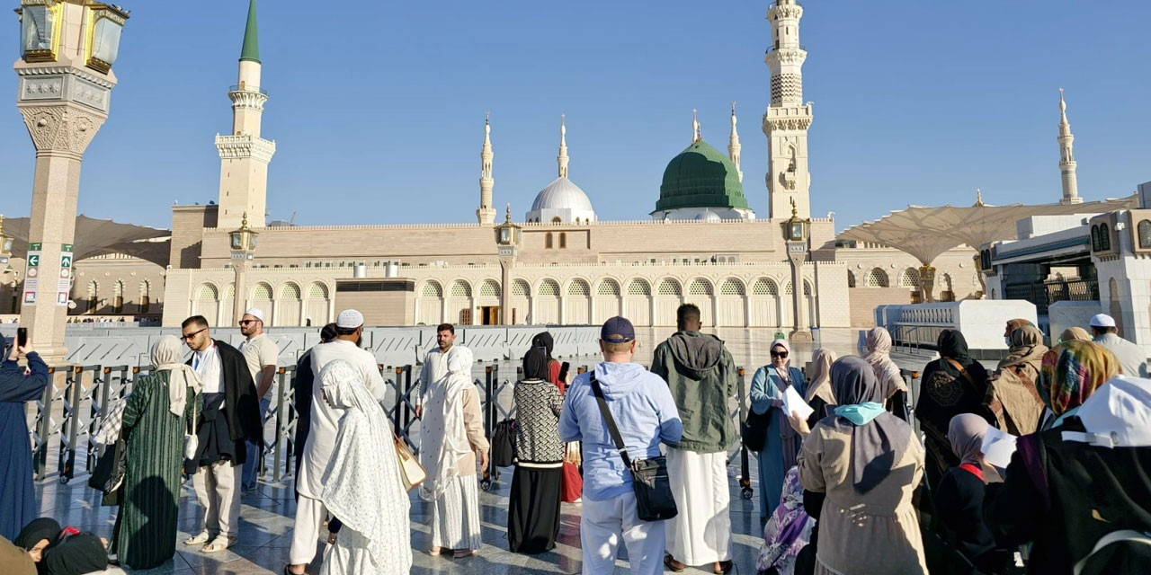 Mescid-i Nebevi'ye Ziyaretçi Akını