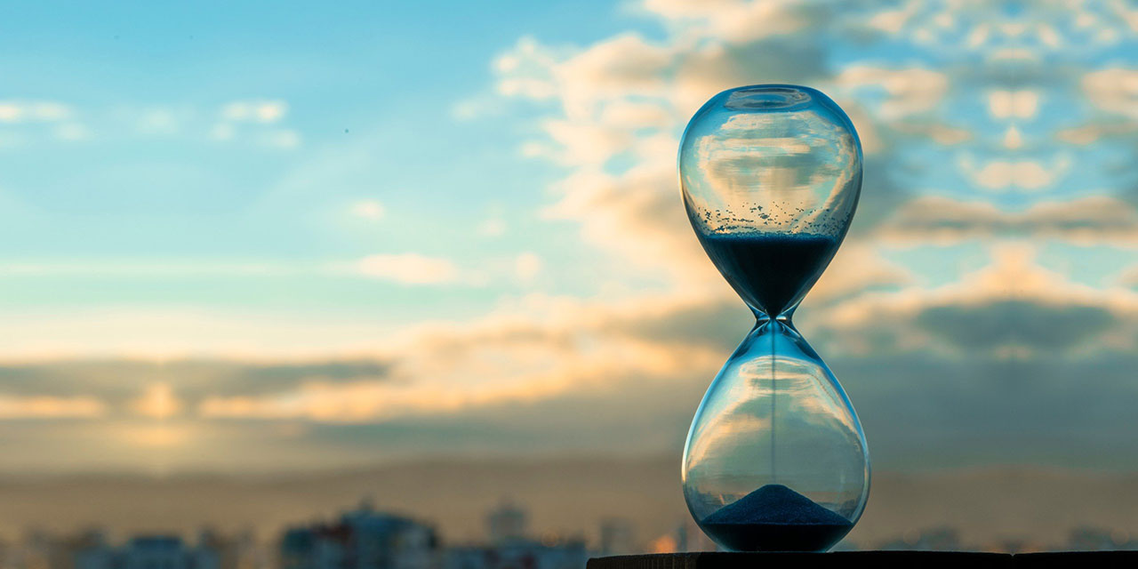 Ömür dakikaları saniye saniye tükenirken ülfet, yakamızdan ne zaman düşecek acaba?