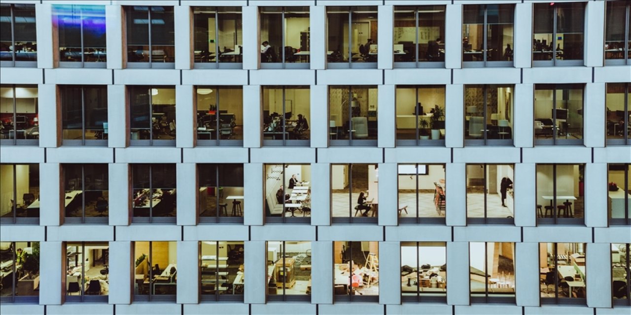 İngiltere'de haftada 4 gün çalışma denemesine katılan firmalar, uygulamayı kalıcı hale getirecek