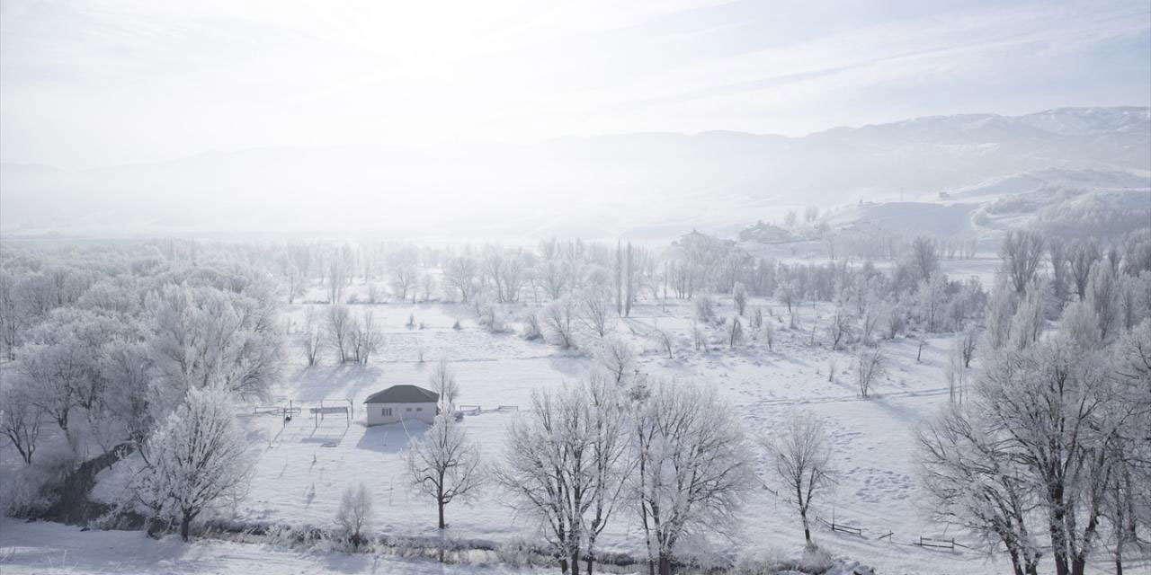 Munzur Vadisi Milli Parkı'nda beyaz rahmet manzaraları