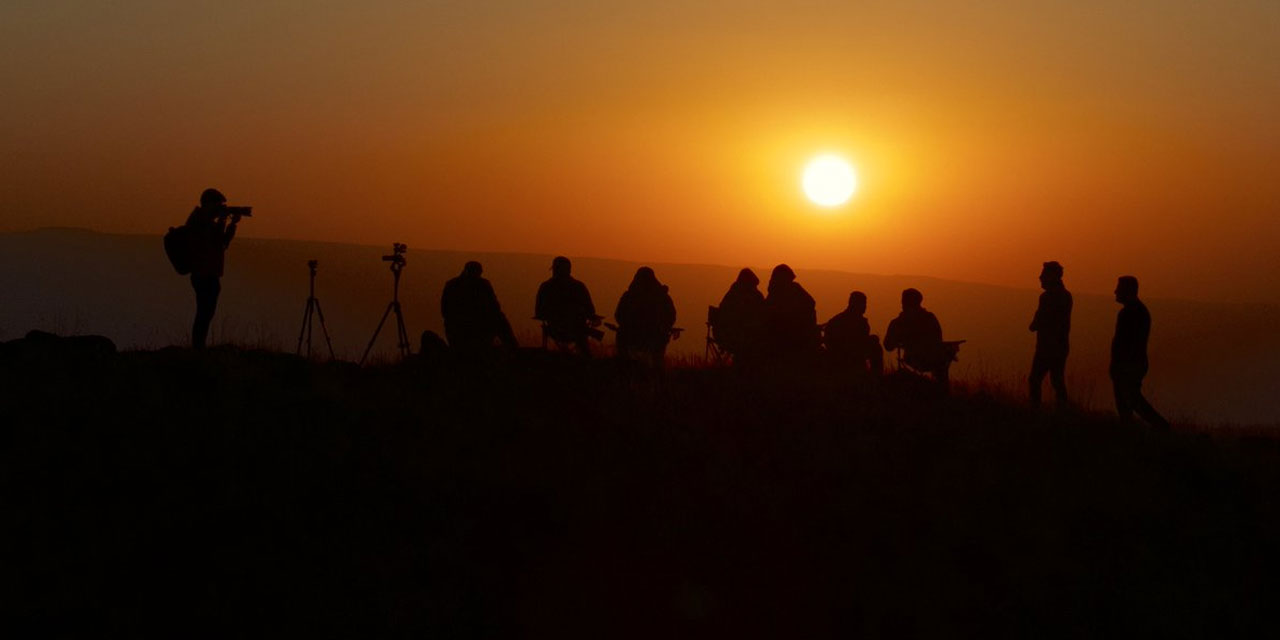 2 bin 700 metre yükseklikte güneşin doğuşu ve batışını izliyorlar