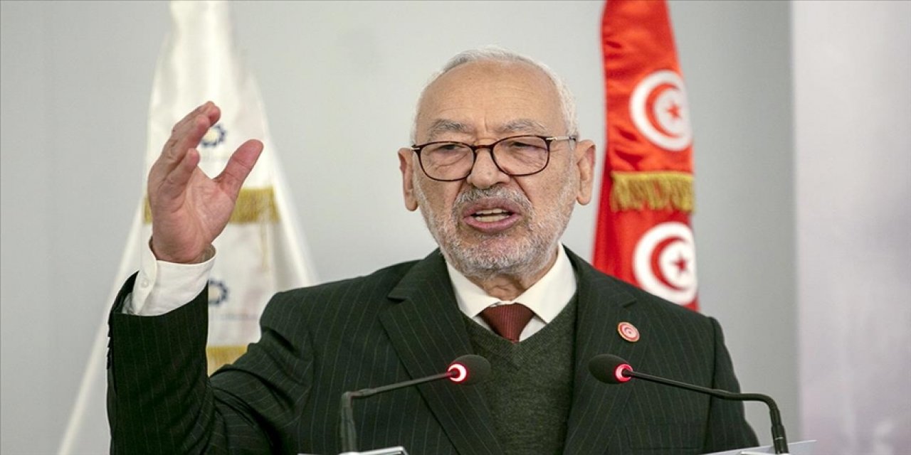 Tunus'ta Gannuşi'nin de dahil 33 kişi hakkında terör örgütü üyeliğinden dava açıldı