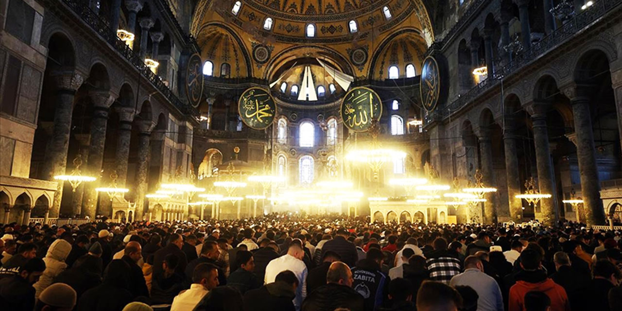 İstanbul Valisi Yerlikaya'dan Ayasofya belgeseli paylaşımı