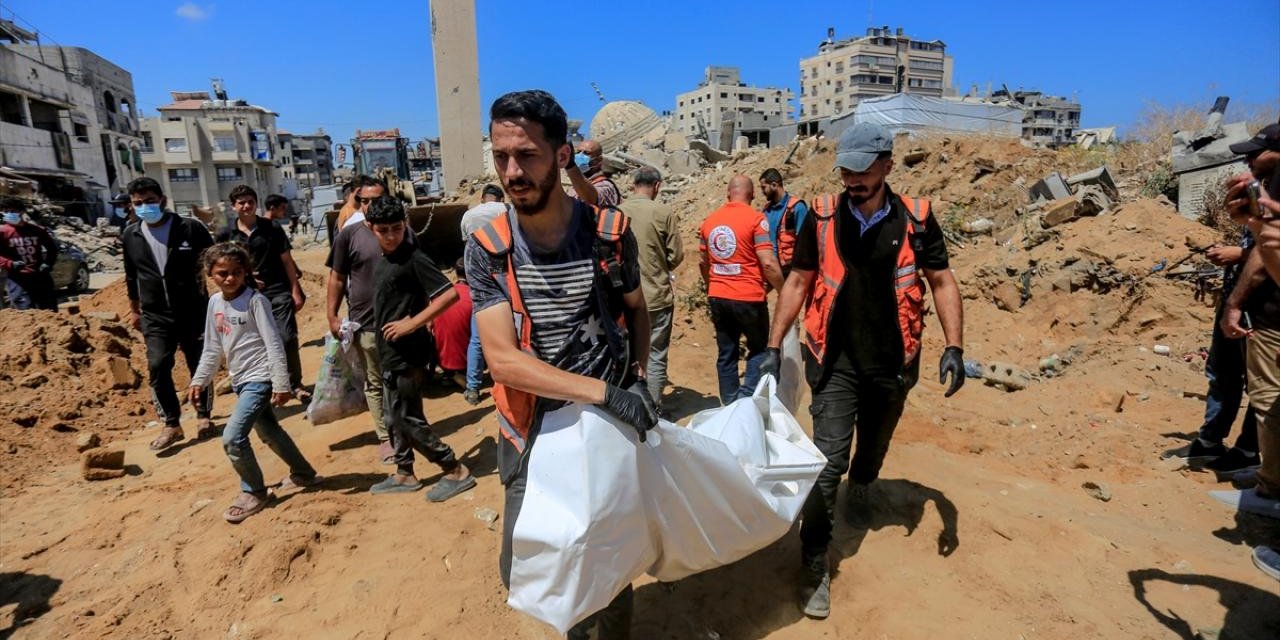 Katil israil Gazze'de yeni bir katliam daha yaptı
