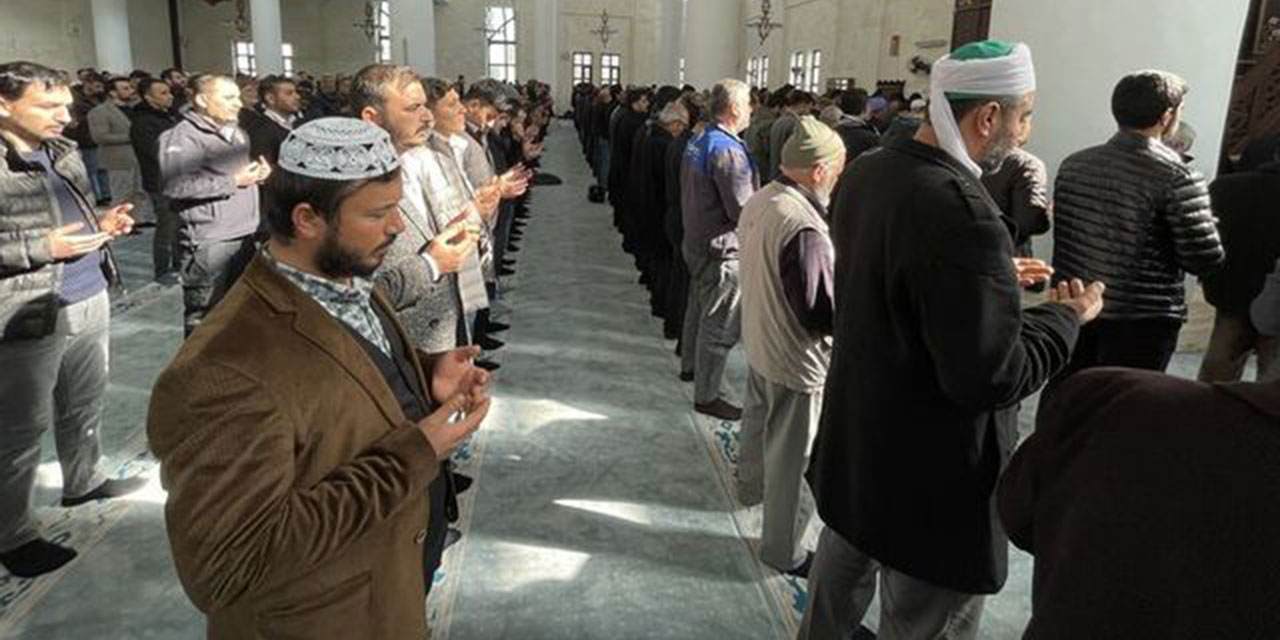 Şanlıurfa camilerinde yağmur duası edildi