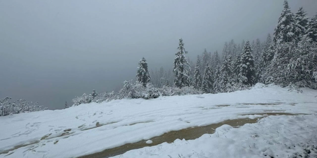 Karabük'te kar kalınlığı 20 santimetreyi aştı