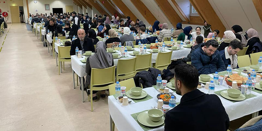 Rotterdam İslam Üniversitesi iftar programı düzenledi