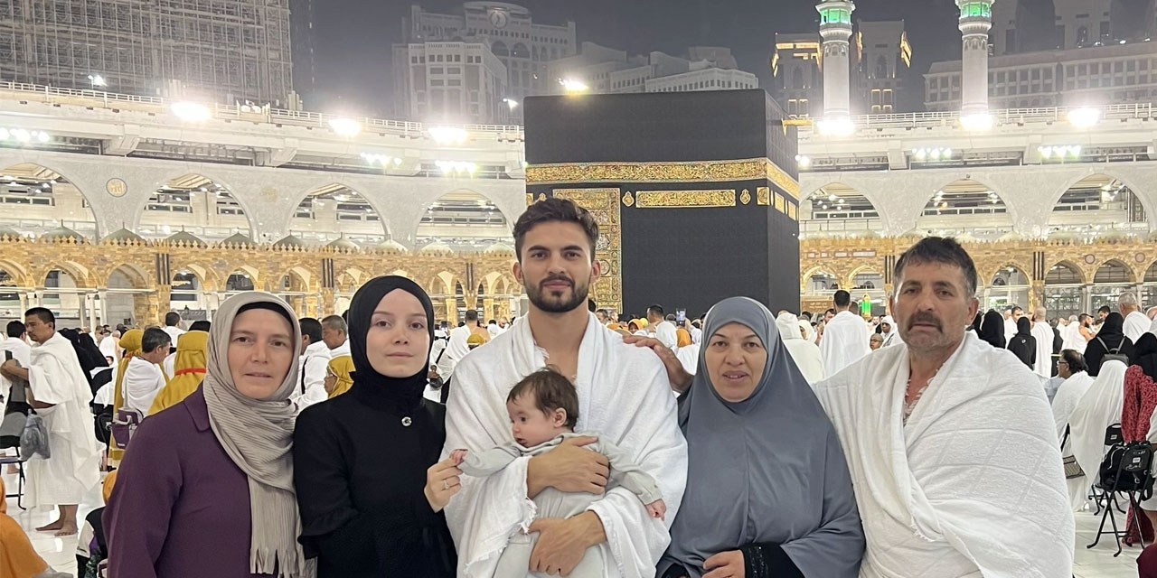Trabzonsporlu futbolcu Hüseyin Türkmen Umre ziyaretinde