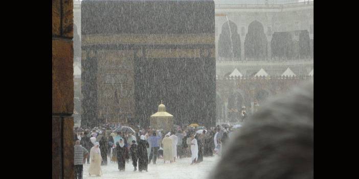 Kabe'de yağmur altında tavaf