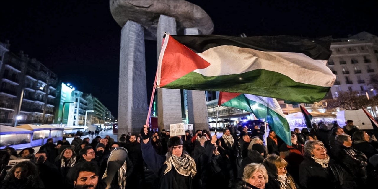 Artık onlara rahat yok: İspanyollar, Madrid'de bulunan israil takımını protesto etti