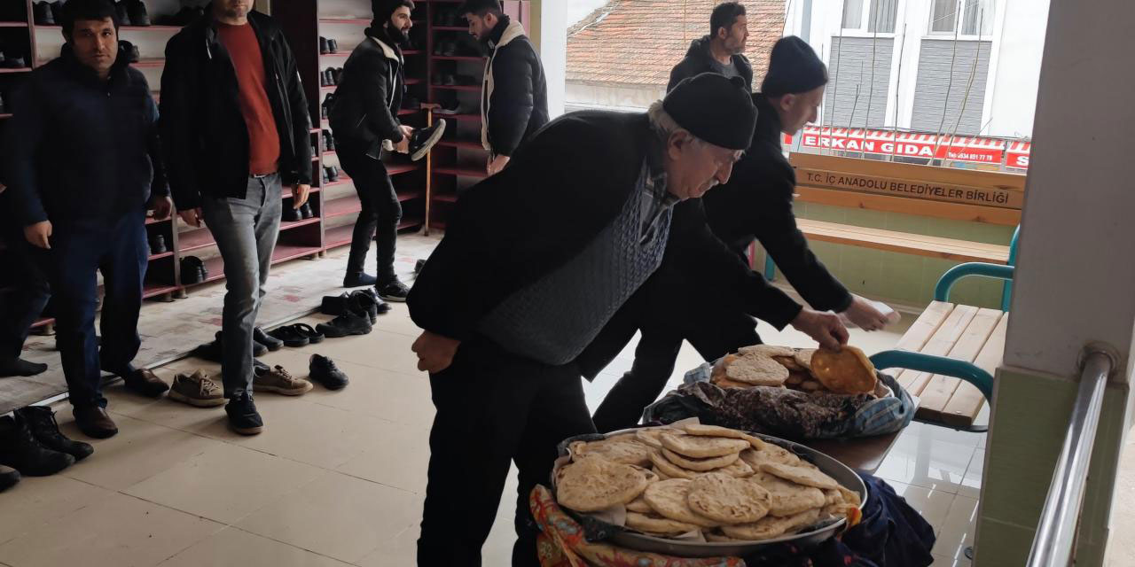 Çorum'da 3 asırlık 3 aylar geleneği: İlk namaz çöreği