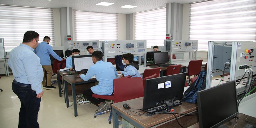 İzmir'deki meslek lisesinde hem öğreniyor hem kazanıyorlar: 3 ayda 3 milyon ciro