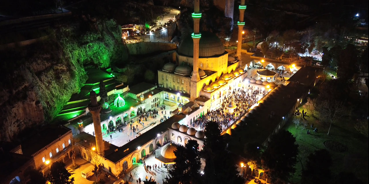 Urfa Bediüzzaman Said Nursi Mevlidi duası ve drone çekimi