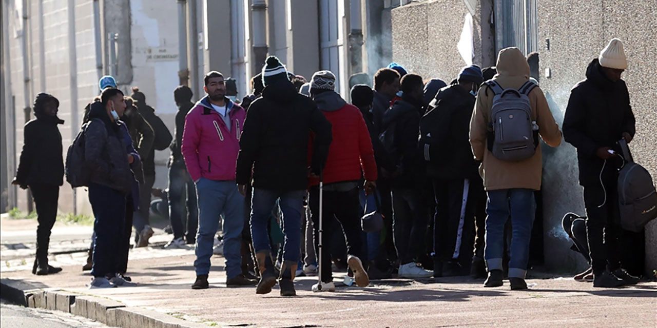 İngiltere'de yardım kuruluşlarından göçmenler için 'merhametli sistem' çağrısı
