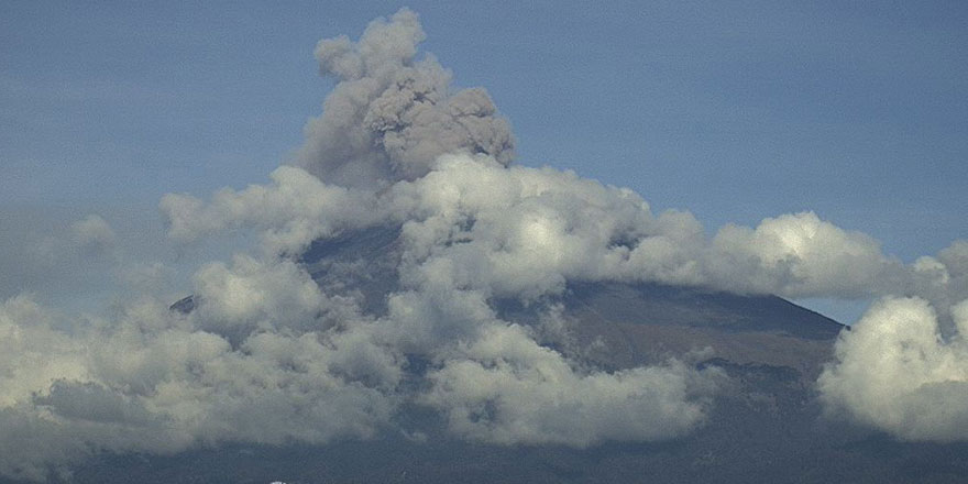 Meksika’daki Popocatepetl Yanardağı’nda patlama