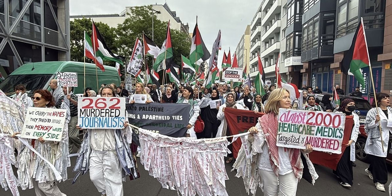 Berlin'de Filistin’e destek gösterisi yapıldı: Bu savaş değil, soykırımdır