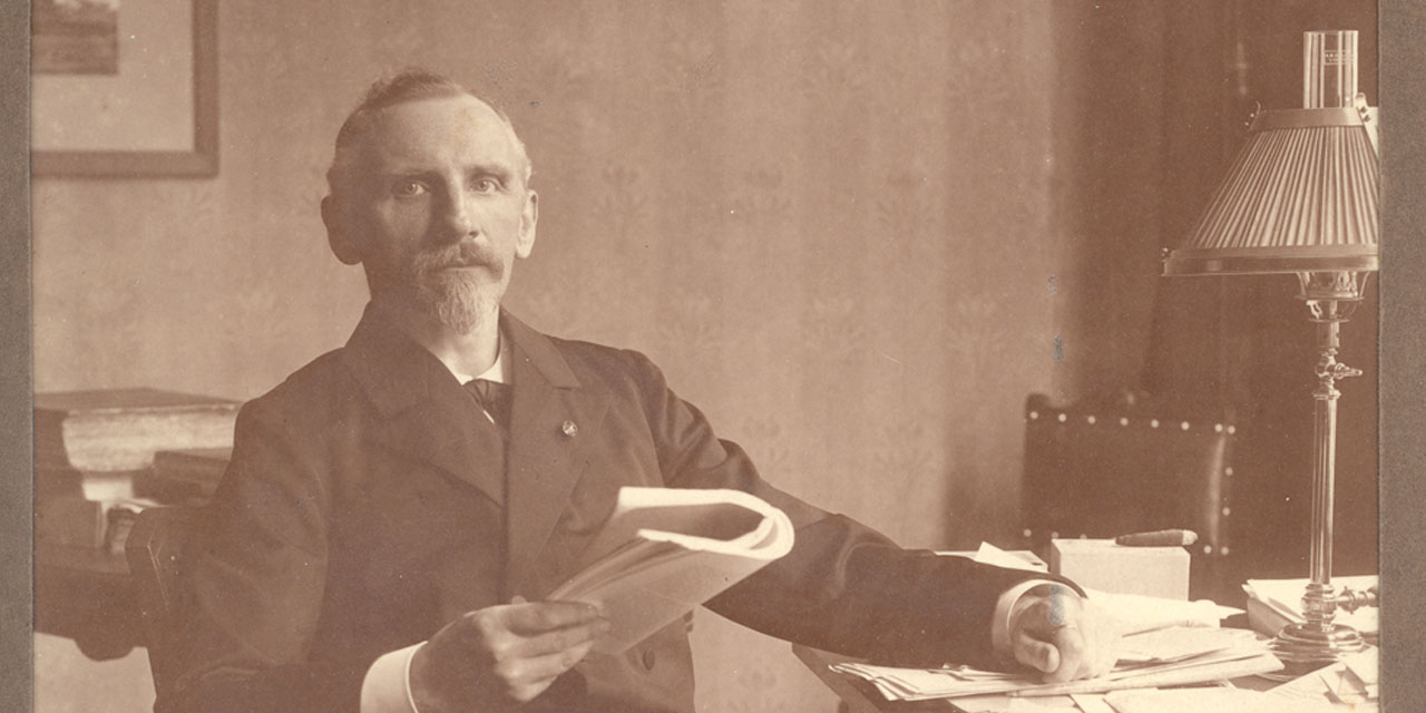 Müslümanların kalbi Mekke'ye giren ve ilk fotoğrafları çeken bir casusun hikayesi