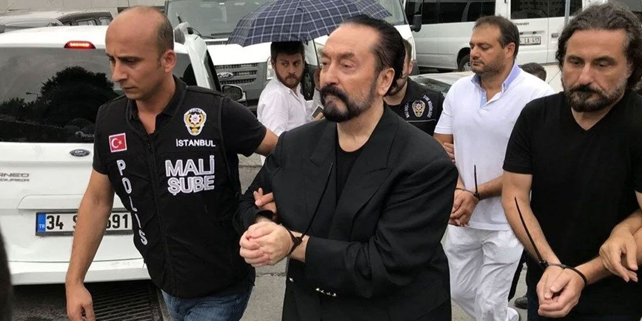 Adnan Oktar'cılar Bediüzzaman'ı alet emekten geri durmuyor