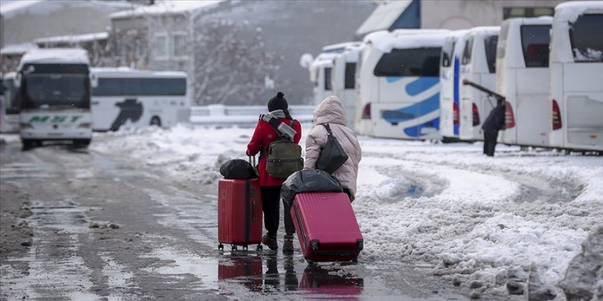 Esenler, Harem ve tüm cep otogarlardaki çıkışlar yarın sabaha kadar durduruldu