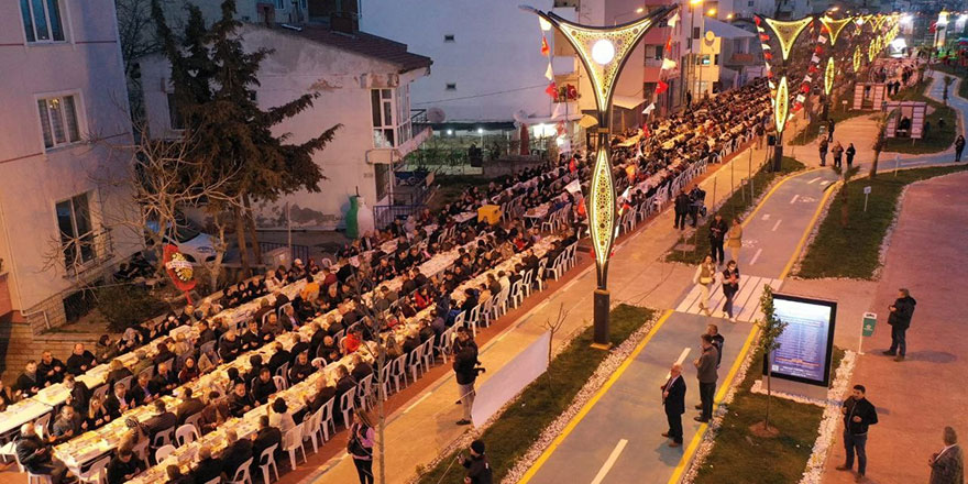 Tekirdağ'da 1 kilometrelik iftar sofrası