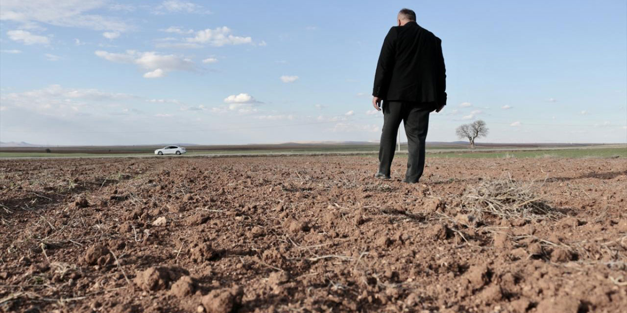 Olağanüstü kuraklığın yaşandığı Konya Ovası'ndaki çiftçiler: Allah'ın rahmetini bekliyoruz